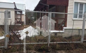 Забор из сетки рабицы в секциях